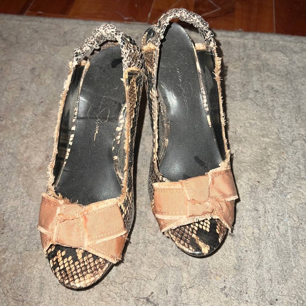 Jessica Simpson snake skin heels in suede 5.5 womens